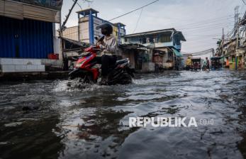 Gelombang Laut Naik, Warga Pesisir Diminta Waspada Banjir Rob