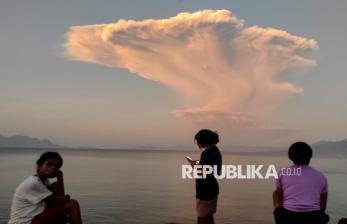 In Picture: Gunung Lewotobi Laki-laki Erupsi, Tinggi Kolom Abu Capai 10 Km