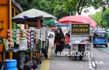 Potret Kesemrawutan Trotoar Jakarta