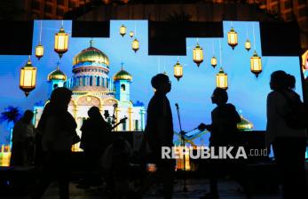 Gemerlap Lampu Hias Bertema Ramadhan Hiasi Kawasan Bundaran HI Jakarta