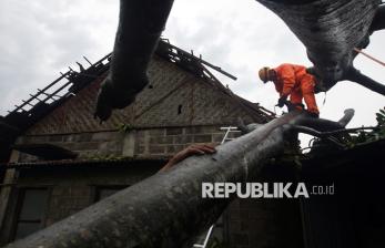 Puluhan Rumah di Tulungagung Rusak Diterjang Angin Kencang 