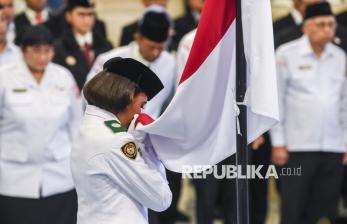 In Picture: Dikukuhkan Mensesneg, 76 Paskibraka Nasional Siap Bertugas pada Peringatan HUT Ke-80 RI di Istana