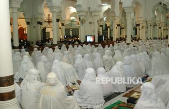 Benarkah Perempuan Dilarang Adzan dan Iqamah Saat Berjamaah? Ini Pendapat Para Ulama