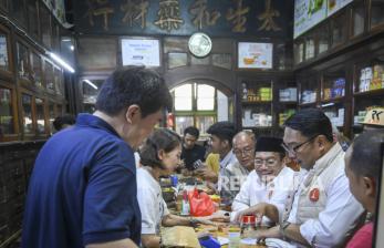 In Picture: RK-Siswono Temui Warga Tionghoa di Taman Sari Jakbar