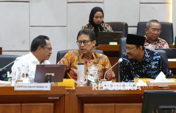 In Picture: Tiga Menteri Bahas Bantuan Iuran Jaminan Kesehatan di DPR