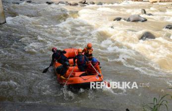 In Picture: Satu Korban Longsor di Megamendung Belum Ditemukan, Tim SAR Perluas Lokasi Pencarian