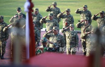 In Picture: Momen Prabowo dan Kabinet Merah Putih Ikuti Latihan Baris Berbaris Bersama