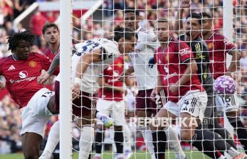 Gol Sundulan Calafiori Buat MU Telan Kekalahan Pertama di Kandang
