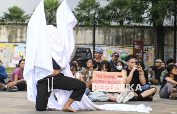 Seniman Tampilkan Pertunjukan Seni Melawan Tirani di Taman Ismail Marzuki
