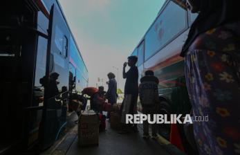 2.898 Pemudik Berangkat dari Terminal Pulo Gebang, Puncak Mudik Diprediksi 17 Maret