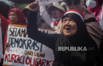 Protes Pelaksanaan Pemilu, Massa Aksi Rakyat Semesta Geruduk DPR
