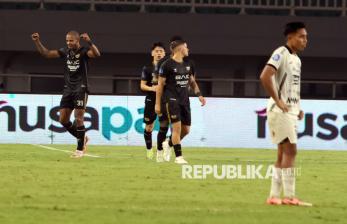 In Picture: Penalti Alex Martins Bawa Dewa United Tundukkan Persija Jakarta