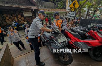 Parkir Liar di Trotoar, 9 Motor di Gandaria City Diangkut Dishub