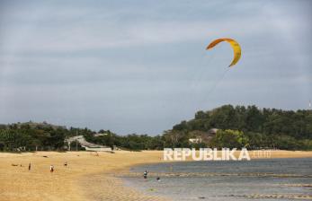 In Picture: Menikmati Keindahan Panorama Alam Pantai Kuta The Mandalika