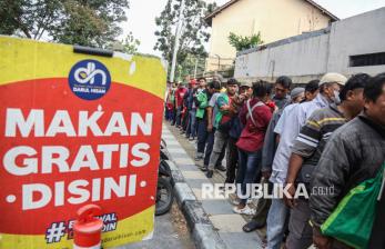 130 Porsi Makanan Gratis Dibagikan untuk Warga di Semarang
