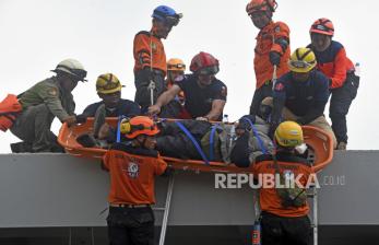 In Picture: Melihat Para Relawan Berlatih Penyelamatan Korban Bencana