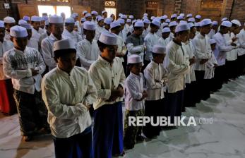 Shalat Ghaib dan Doa Bersama untuk Santri Korban Mushala Ponpes Al Khoziny