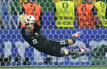 In Picture: Gagalkan 3 Penalti Slovenia, Diogo Costa Antar Portugal ke Perempatfinal 