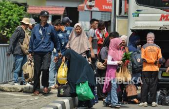 In Picture: Arus Balik Penumpang Bus AKAP di Terminal Kampung Rambutan Meningkat