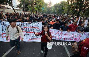 Ratusan Mahasiswa Kepung DPRD Jabar, Soroti Pelemahan Rupiah