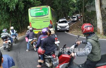 Jalur Alternatif Terlarang Untuk Kendaraan Besar di Lembang