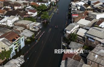 Rel Kereta di Semarang Terendam Banjir, Empat Perjalanan KA Dibatalkan