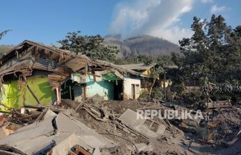 In Picture: Penampakan Desa yang Rusak Parah Akibat Erupsi Gunung Lewotobi Laki-Laki