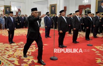 In Picture: Pimpinan dan Dewas KPK Ucapkan Sumpah Jabatan di Hadapan Presiden Prabowo