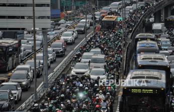 In Picture: Potret Kemacetan Jakarta saat Jam Pulang Kerja