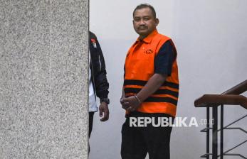 Penampakan Bupati Pemalang Kenakan Rompi Tahanan Usai Terjaring OTT KPK