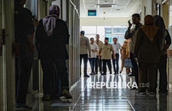Presiden Prabowo Jenguk Korban Kecelakaan Kereta di RSUD Bekasi