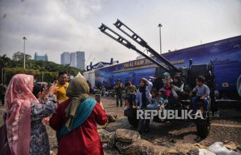 Antusiasme Warga Saksikan Pameran Alutsista TNI di Monas