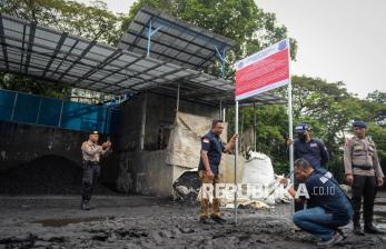 KLH Segel Tiga Pabrik yang Langgar Aturan Lingkungan di Tangerang