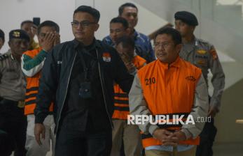 Bupati Lombok Barat Kenakan Rompi Tahanan, KPK Amankan Barang Bukti Rp9,06 Miliar