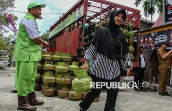 Warga Serbu Operasi Pasar Gas Elpiji 3 Kg di Palangka Raya