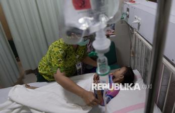 Kabut Asap Picu Lonjakan ISPA di Sumsel, Anak-anak Ikut Terdampak