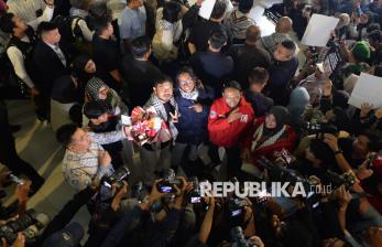Momen Haru Kepulangan Dua Jurnalis Republika dari Misi Pelayaran Global Sumud Flotilla