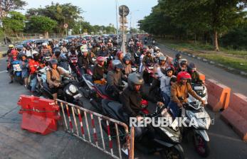 Jembatan Suramadu Dipadati Pemudik Motor Jelang Hari Raya Idul Adha