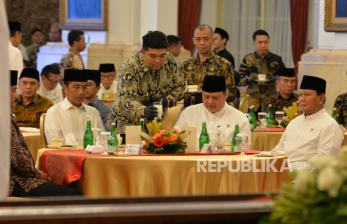 In Picture: Jokowi Satu Meja dengan Prabowo saat Buka Bersama di Istana Negara
