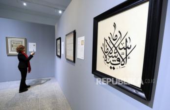 Melihat Karya Kaligrafi  Arab di Tunisia