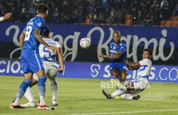 Persib Bandung Menang Telak 3-0 atas PSIS Semarang