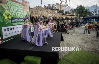 Panggung Budaya Lembur Kaheman Nagreg Hadirkan Hiburan Seni bagi Pemudik