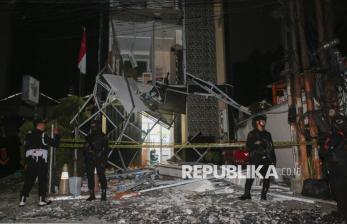 In Picture: Ledakan Misterius Hancurkan Bangunan Ruko Empat Lantai di Pondok Aren