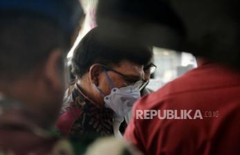 Menteri Komunikasi dan Informatika Johnny G Plate tiba di Gedung Bundar Kejaksaan Agung, Jakarta, Rabu (15/3/2023). Kejaksaan Agung melakukan pemanggilan tehadap Johnny G Plate untuk diperiksa sebagai saksi terkait kasus dugaan korupsi penyediaan base transceiver station (BTS) BAKTI Kominfo tahun 2020-2022. Johnny G Plate tiba di gedung Pidana Khusus Kejaksaan Agung RI pukul 08.46 WIB.