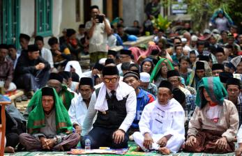 Ridwan Kamil Semangati Guru yang Terdampak Gempa di Cianjur