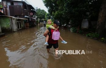 Kali Krukut Meluap, Permukiman Warga di Jalan NIS Cilandak Timur Terendam Banjir