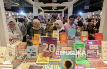Saat Pecinta Buku Berburu Bacaan di IIBF 2026