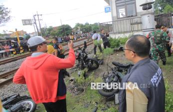 In Picture: Empat Orang Meninggal Dunia Akibat Tertabrak Kereta Api di Magetan