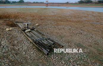 Volume Air Waduk Gembong Pati Menyusut Drastis