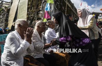 Indahnya Toleransi Beragama Warga Thekelan saat Perayaan Waisak